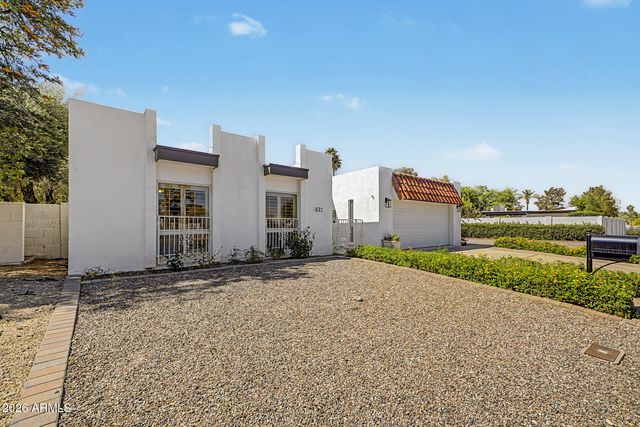 621 E CALAVAR Road, Phoenix, AZ 85022