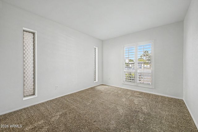 621 E CALAVAR Road, Phoenix, AZ 85022