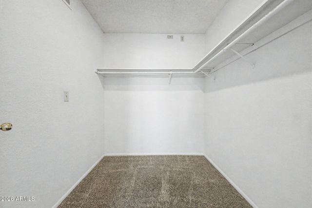 621 E CALAVAR Road, Phoenix, AZ 85022