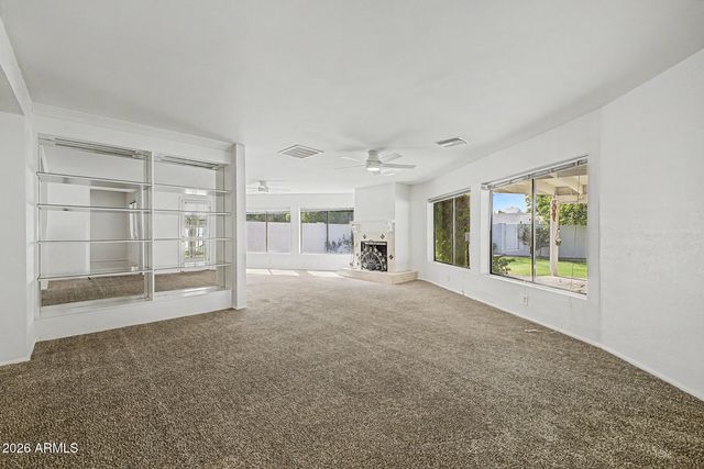 621 E CALAVAR Road, Phoenix, AZ 85022