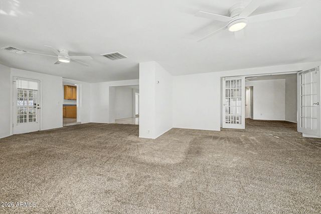 621 E CALAVAR Road, Phoenix, AZ 85022