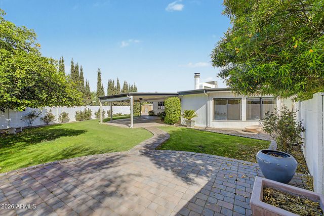 621 E CALAVAR Road, Phoenix, AZ 85022