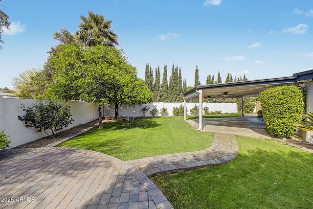 621 E CALAVAR Road, Phoenix, AZ 85022