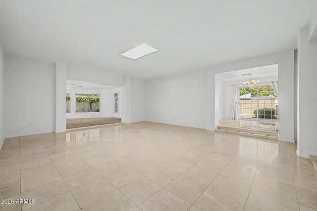 621 E CALAVAR Road, Phoenix, AZ 85022