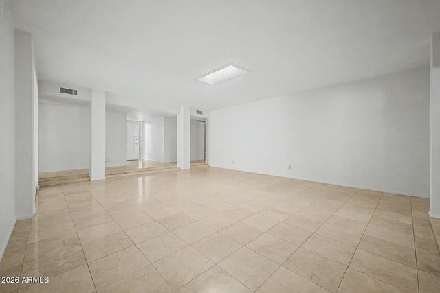 621 E CALAVAR Road, Phoenix, AZ 85022