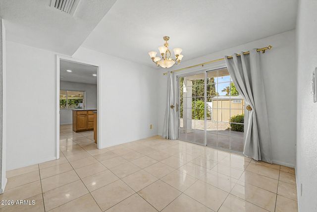 621 E CALAVAR Road, Phoenix, AZ 85022