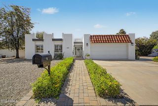 621 E CALAVAR Road, Phoenix, AZ 85022