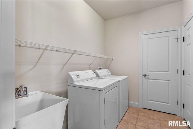 2400 Aaron Court, Springfield, IL 62704