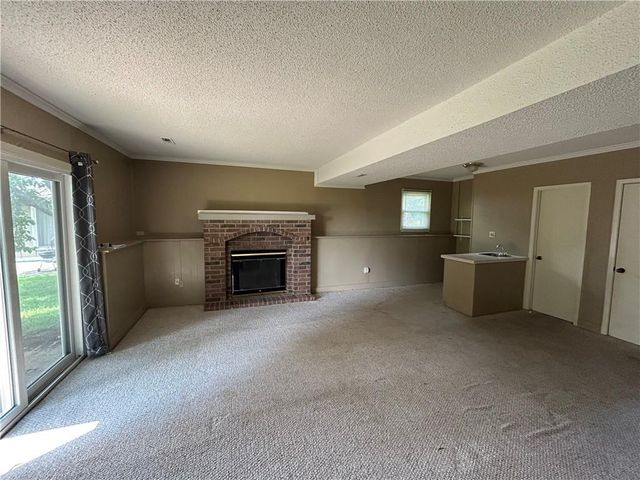 17405 E 41st Terrace, Independence, MO 64055