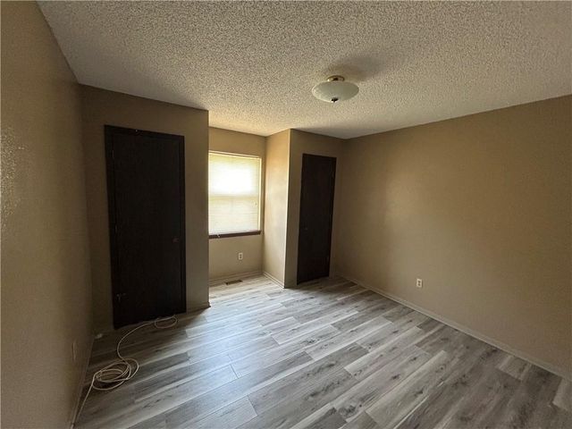 17405 E 41st Terrace, Independence, MO 64055