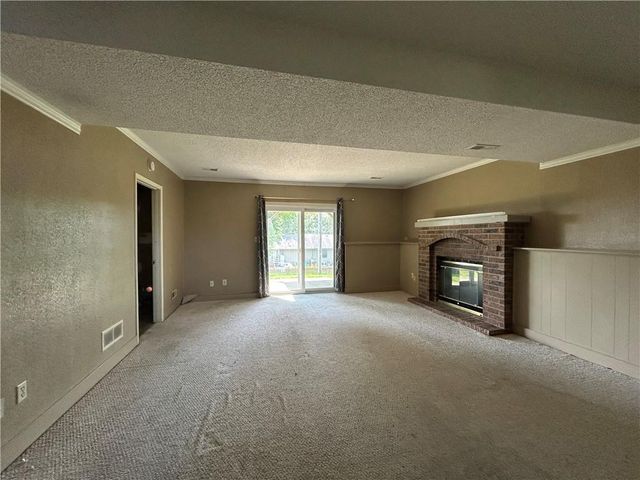 17405 E 41st Terrace, Independence, MO 64055