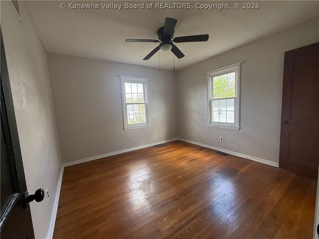 1904 Kanawha Terrace, St Albans, WV 25177