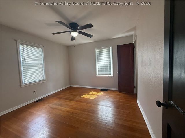 1904 Kanawha Terrace, St Albans, WV 25177