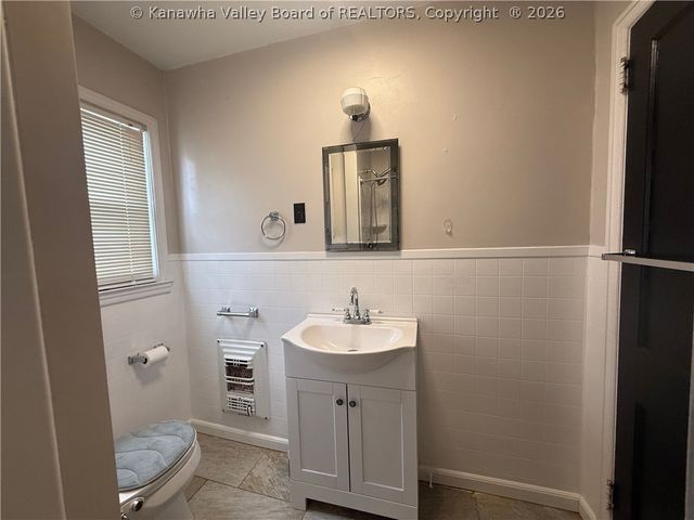 1904 Kanawha Terrace, St Albans, WV 25177