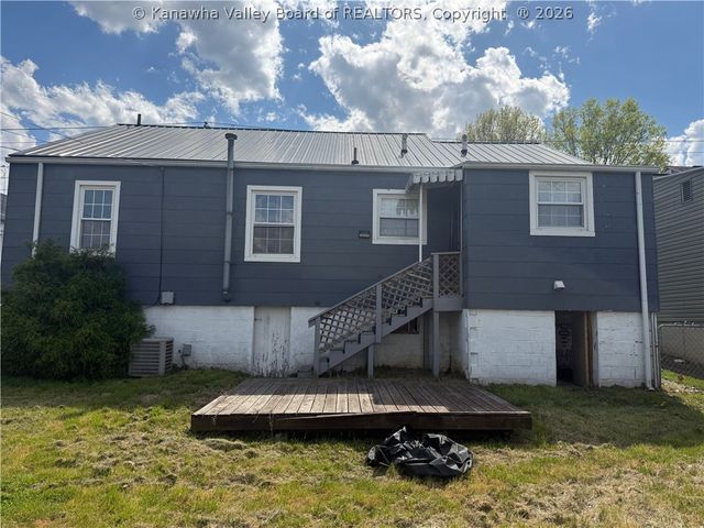 1904 Kanawha Terrace, St Albans, WV 25177