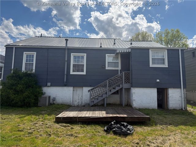 1904 Kanawha Terrace, St Albans, WV 25177