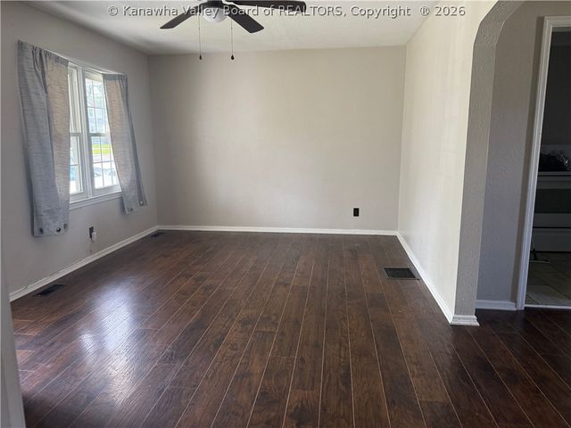 1904 Kanawha Terrace, St Albans, WV 25177