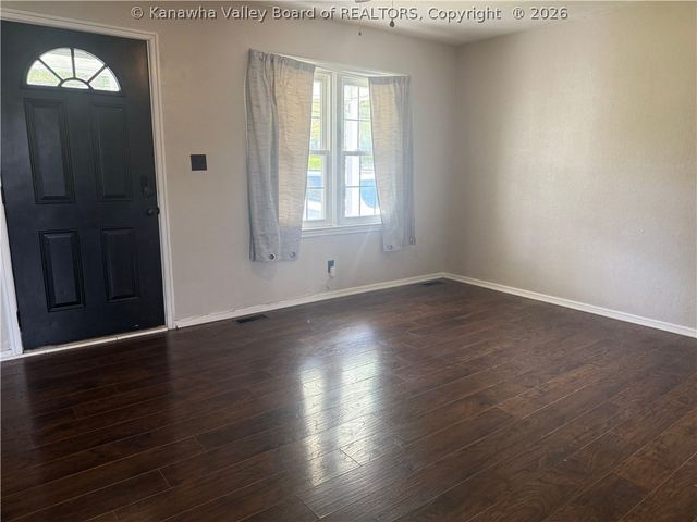 1904 Kanawha Terrace, St Albans, WV 25177