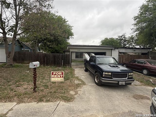1319 BAYOU DR, San Antonio, TX 78245