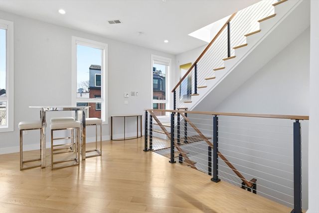 469 E 4th St 2, Boston, MA 02127