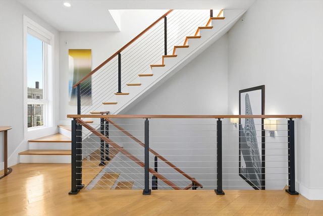 469 E 4th St 2, Boston, MA 02127