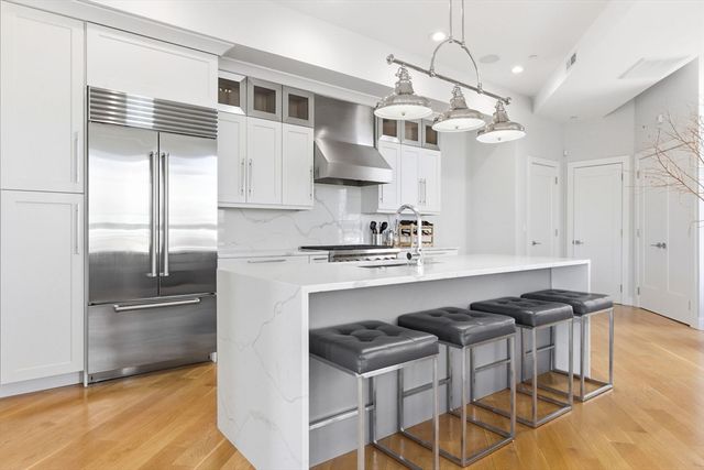 469 E 4th St 2, Boston, MA 02127