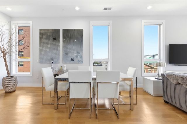469 E 4th St 2, Boston, MA 02127