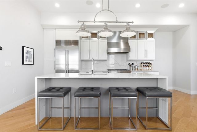 469 E 4th St 2, Boston, MA 02127