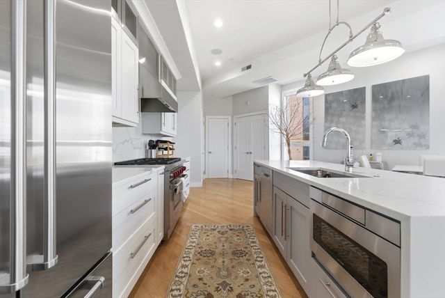 469 E 4th St 2, Boston, MA 02127