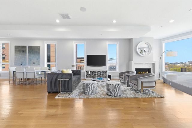 469 E 4th St 2, Boston, MA 02127