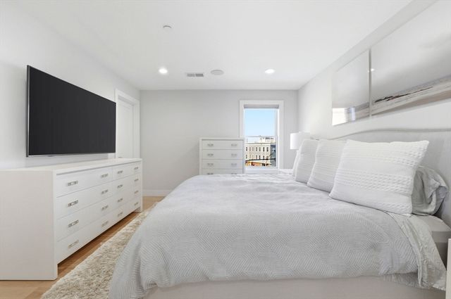 469 E 4th St 2, Boston, MA 02127