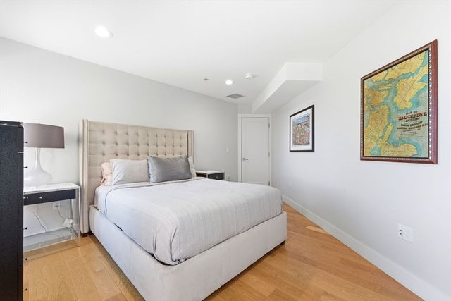 469 E 4th St 2, Boston, MA 02127