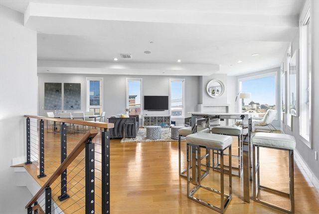 469 E 4th St 2, Boston, MA 02127