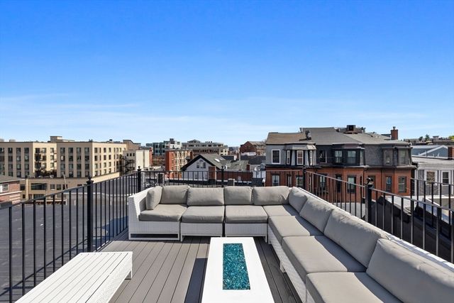 469 E 4th St 2, Boston, MA 02127