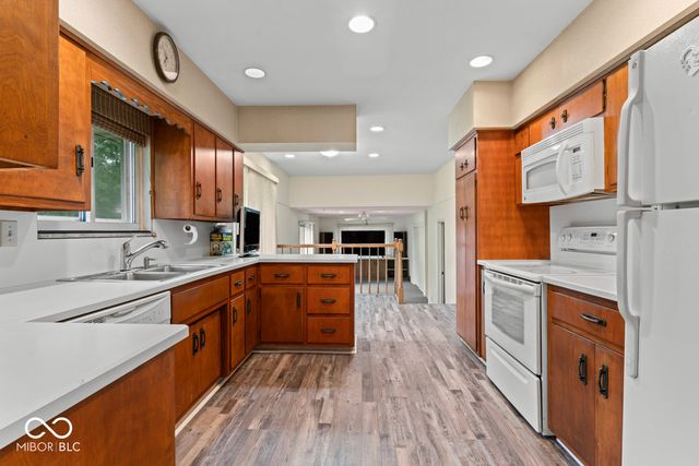 2316 Lake Drive, Anderson, IN 46012