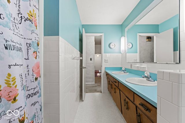 2316 Lake Drive, Anderson, IN 46012