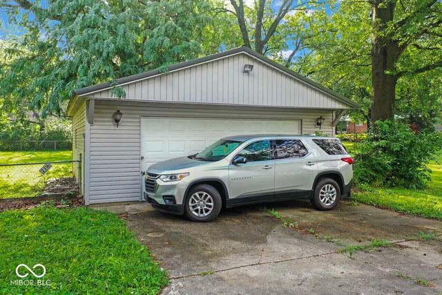 2316 Lake Drive, Anderson, IN 46012