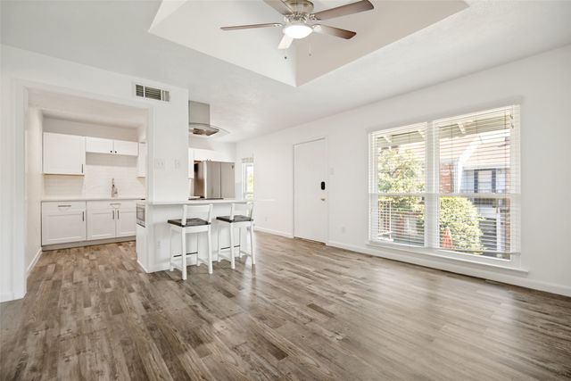 4317 Hartford Street 204, Dallas, TX 75219