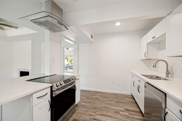 4317 Hartford Street 204, Dallas, TX 75219