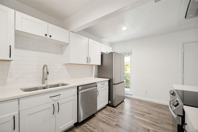 4317 Hartford Street 204, Dallas, TX 75219
