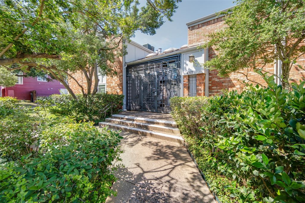 4317 Hartford Street 204, Dallas, TX 75219