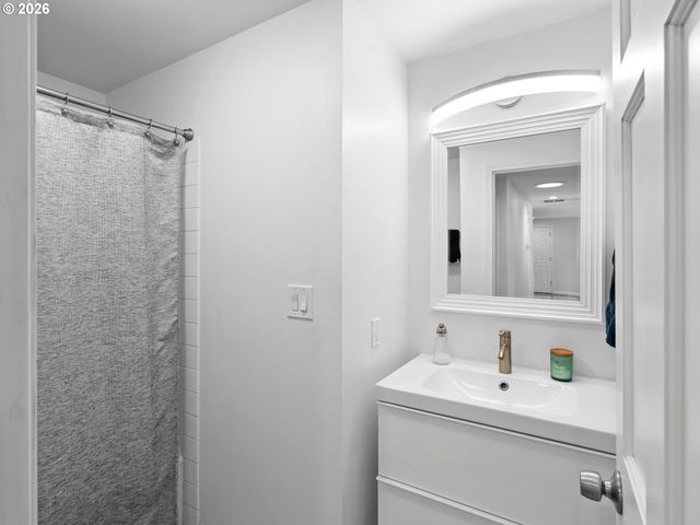 2615 Sw 175TH Ave, Beaverton, OR 97003