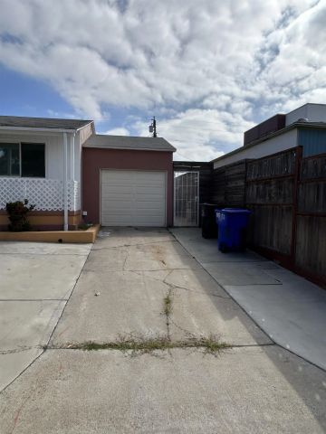 1815 Brookline St., San Diego, CA 92102