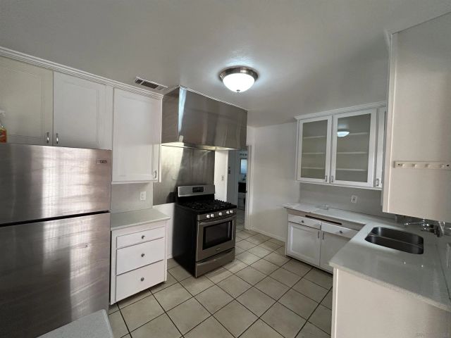 1815 Brookline St., San Diego, CA 92102