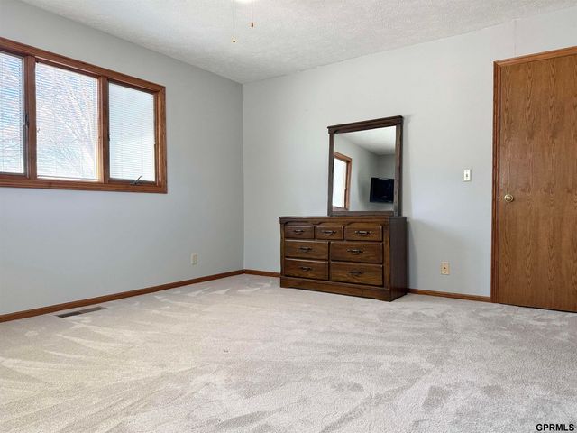 412 N 17th Street, Geneva, NE 68361