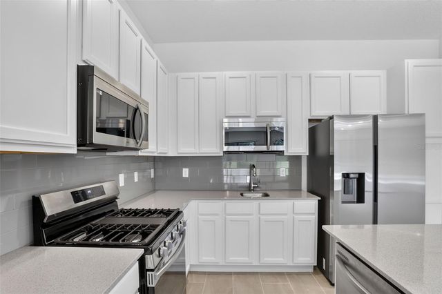1242 BUTTERFLY ORCHID ROAD, Davenport, FL 33837