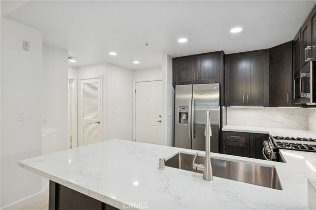 2202 Watermarke, Irvine, CA 92612