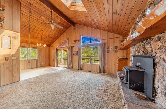 39423 Summit Drive, Oakhurst, CA 93644