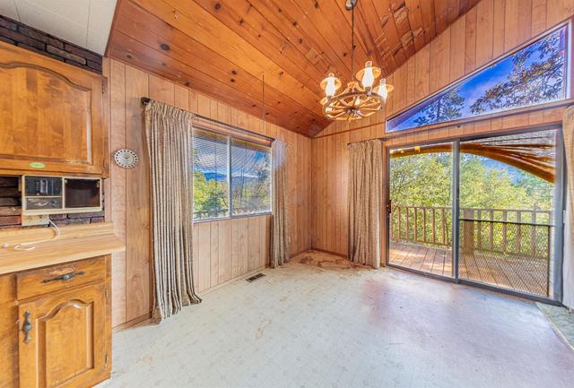 39423 Summit Drive, Oakhurst, CA 93644