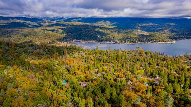 39423 Summit Drive, Oakhurst, CA 93644